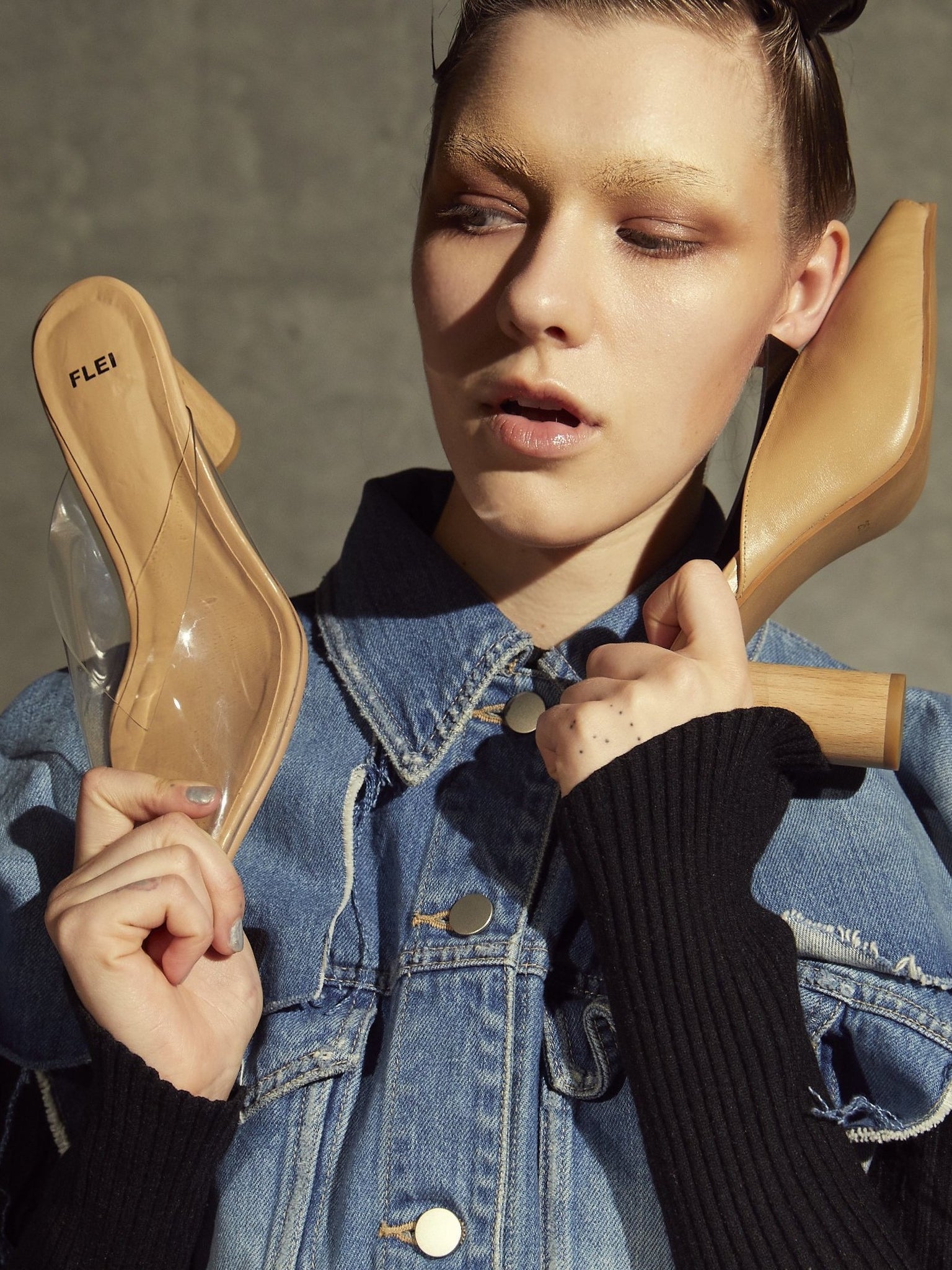 【FLEI】アシンメトリック　PVC　ミュール｜ベージュ、ブラック、ホワイト（3カラー）