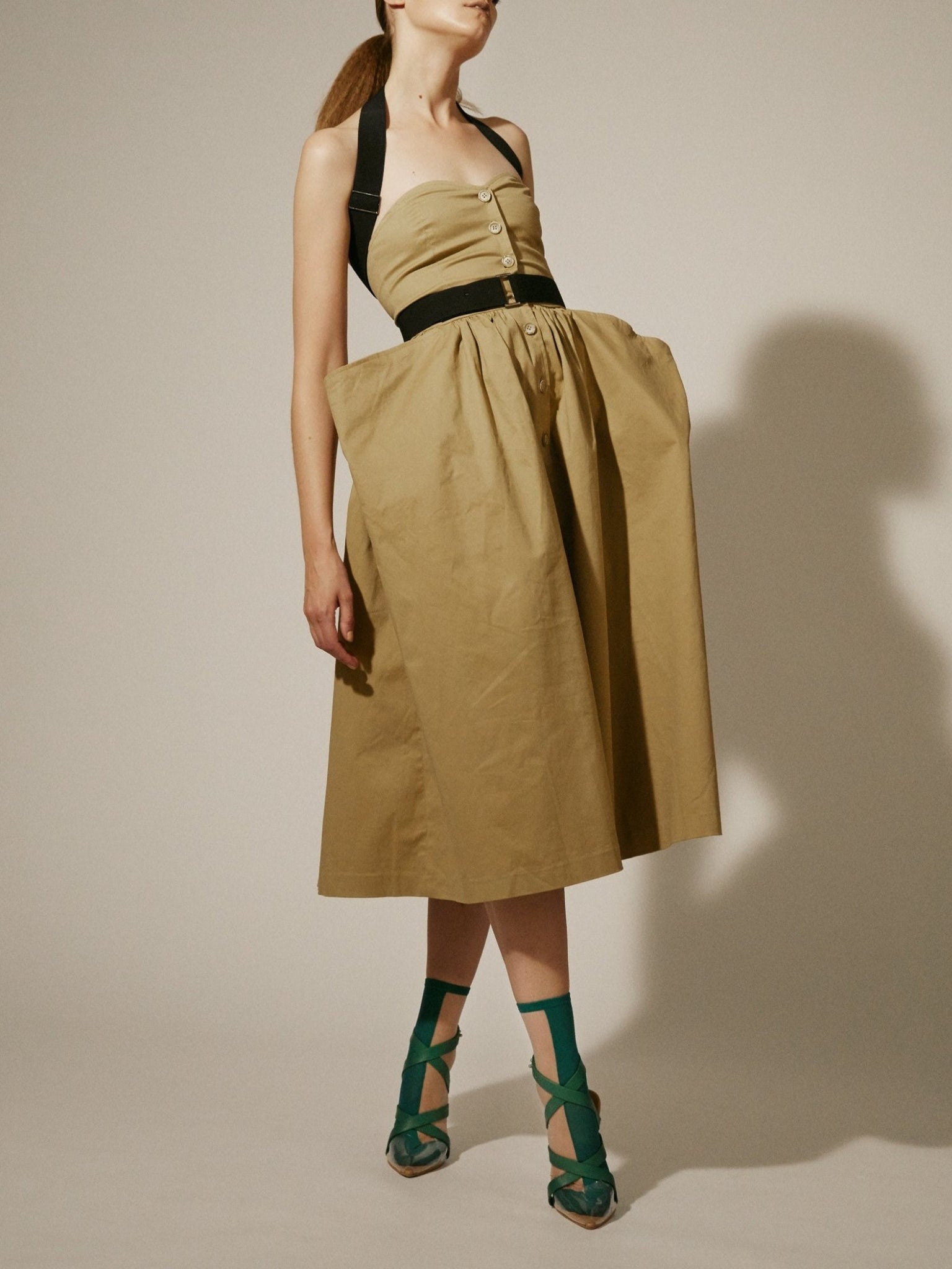 【FLEI】クロスストラップ　PVC　サンダル｜グリーン、レッド（2カラー）