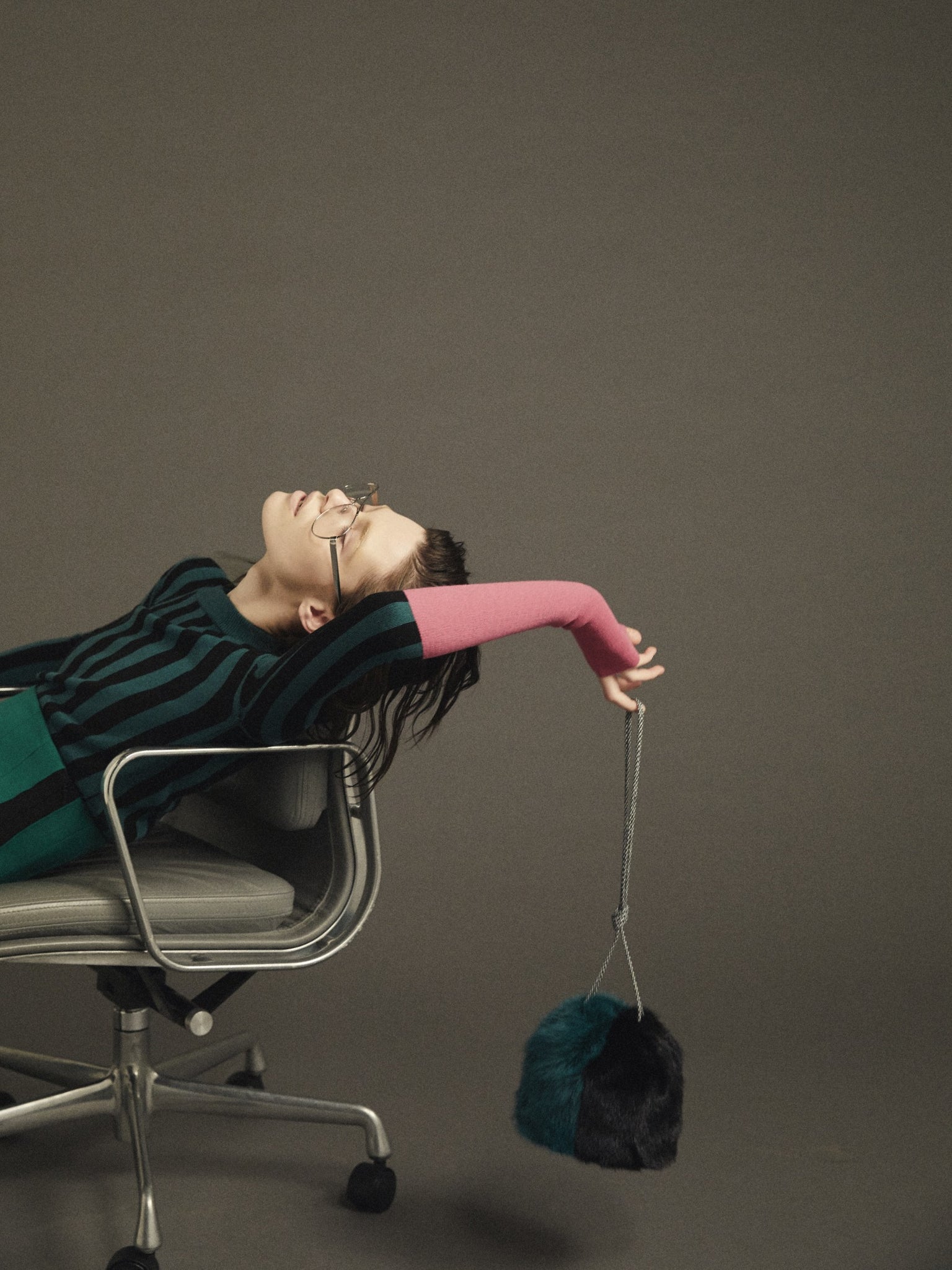 【FLEI】ミンク　バッグ｜ブラック×グリーン、ブラック×ホワイト、ブルー×レッド（3カラー）