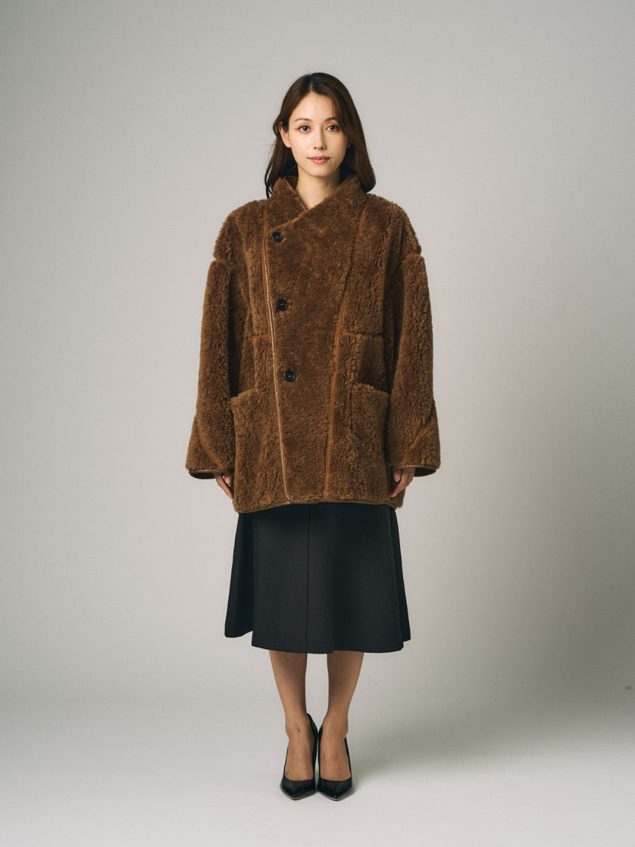 フェイクムートン　リバーシブルコート｜ブラウン（1カラー）