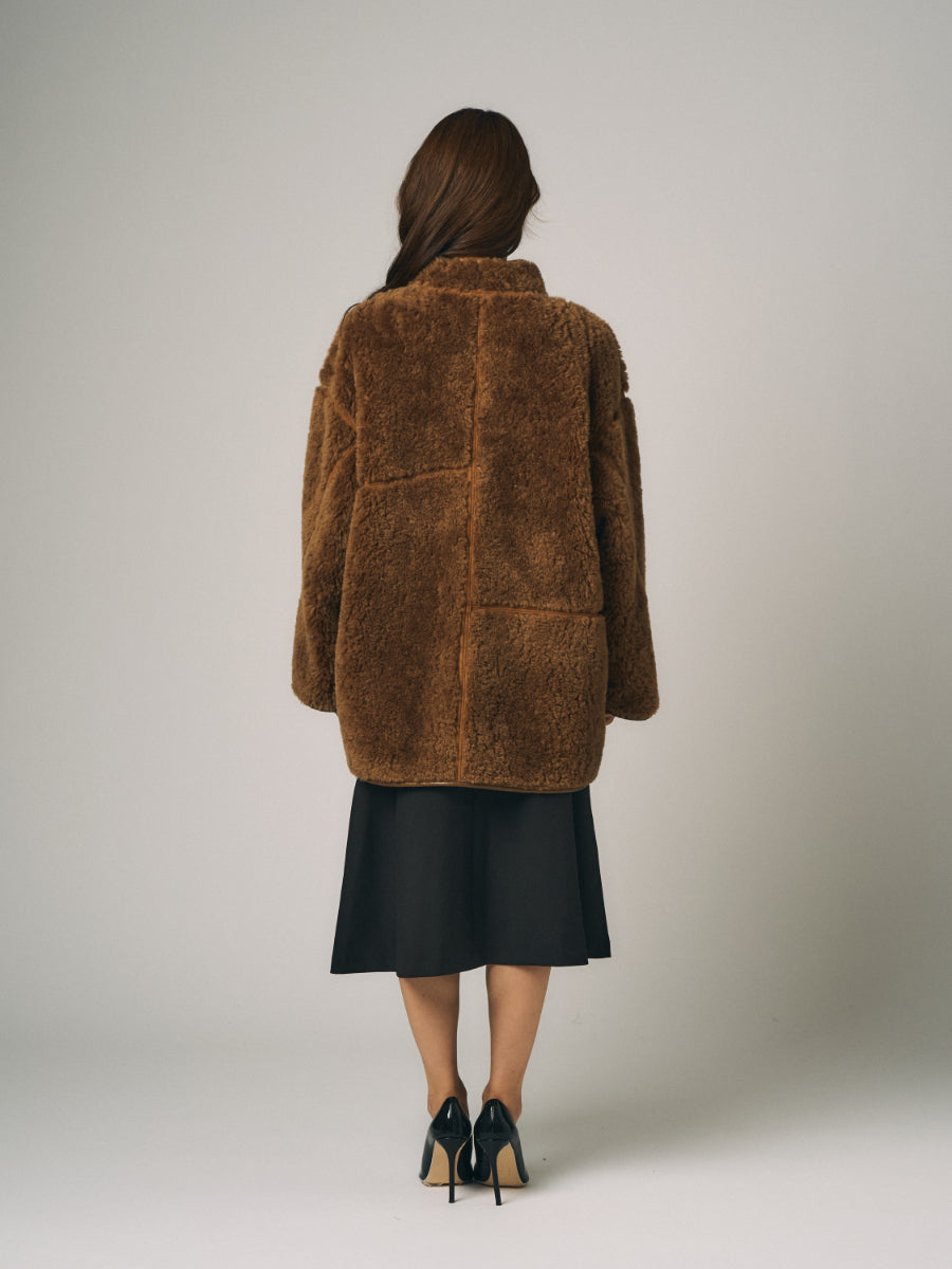 フェイクムートン　リバーシブルコート｜ブラウン（1カラー）