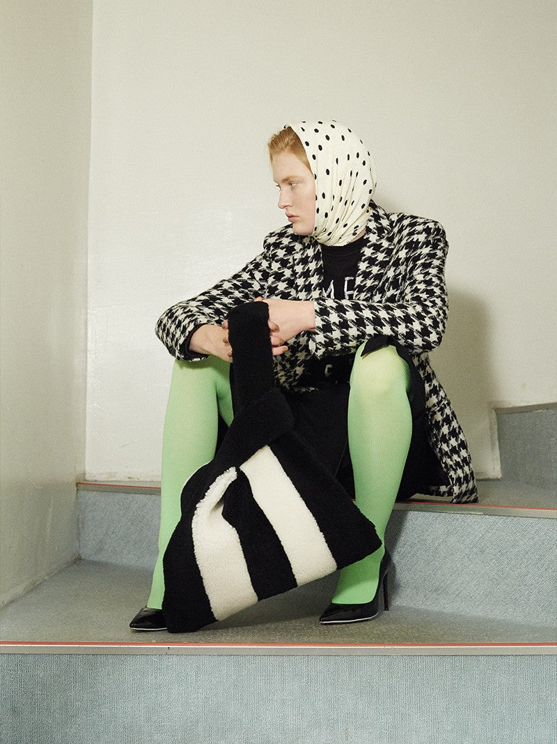 【FLEI】ムートン　バッグ｜ブラック×ホワイト、キャメル×ネイビー（2カラー）