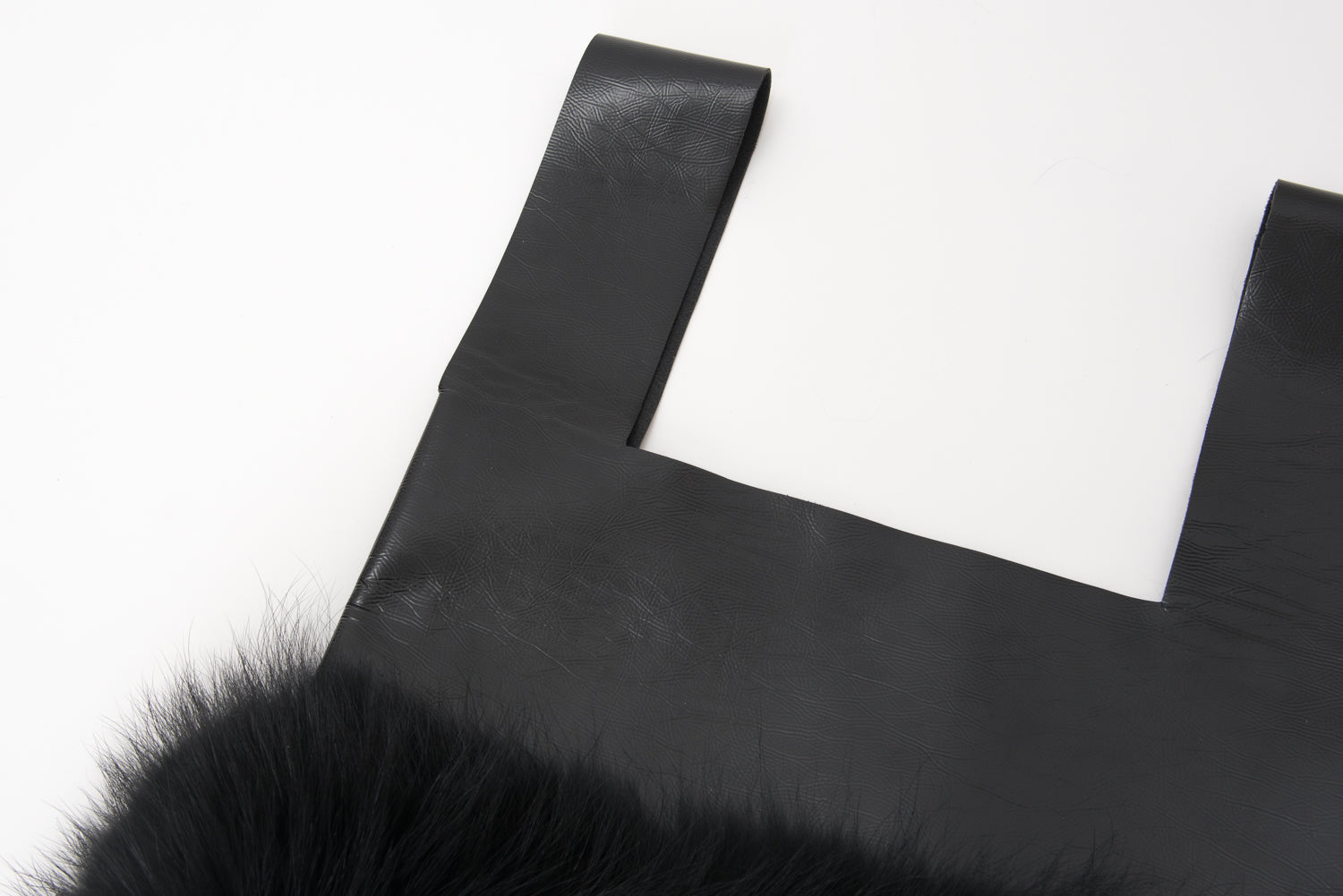 【FLEI】Fake Leather ＆Raccoon Bag｜ブラック（1カラー）